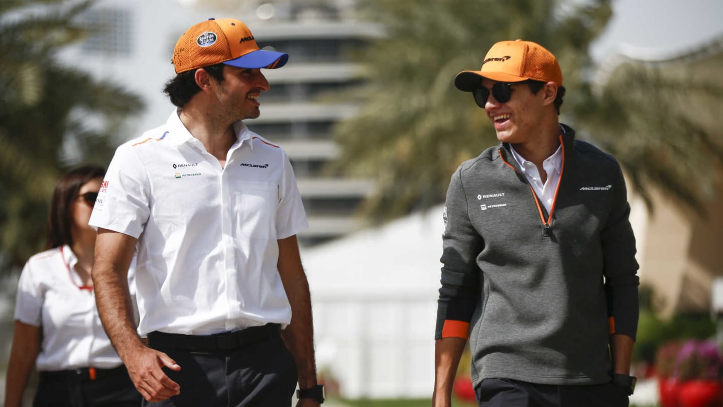 BAHRAIN INTERNATIONAL CIRCUIT, BAHRAIN - MARCH 31: Carlos Sainz Jr, McLaren and Lando Norris,