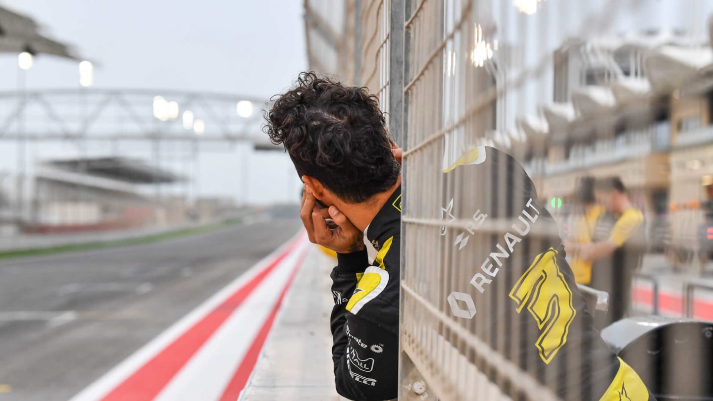 BAHRAIN INTERNATIONAL CIRCUIT, BAHRAIN - APRIL 02: Daniel Ricciardo, Renault during the Bahrain April testing at Bahrain International Circuit on April 02, 2019 in Bahrain International Circuit, Bahrain. (Photo by Mark Sutton / Sutton Images)
