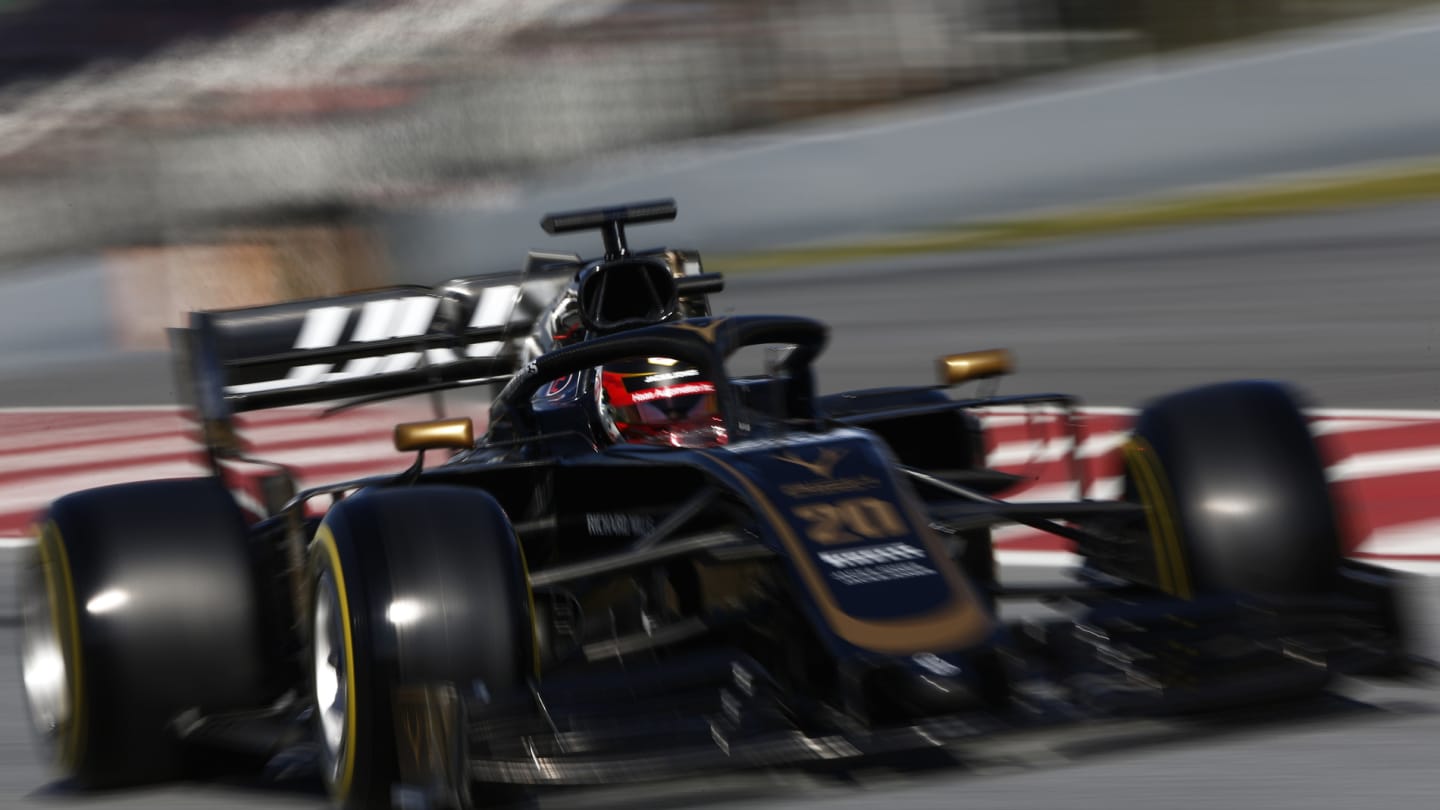 CIRCUIT DE BARCELONA-CATALUNYA, SPAIN - FEBRUARY 26: Kevin Magnussen, Haas F1 Team VF-19 during the Barcelona February testing II at Circuit de Barcelona-Catalunya on February 26, 2019 in Circuit de Barcelona-Catalunya, Spain. (Photo by Andy Hone / LAT Images)