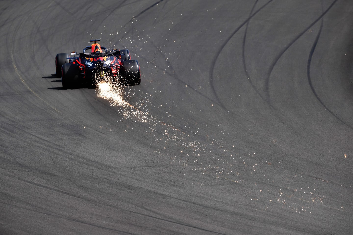 NORTHAMPTON, ENGLAND - AUGUST 08: Max Verstappen of the Netherlands driving the (33) Aston Martin Red Bull Racing RB16 on track during qualifying for the F1 70th Anniversary Grand Prix at Silverstone on August 08, 2020 in Northampton, England. (Photo by Ben Stansall/Pool via Getty Images)
