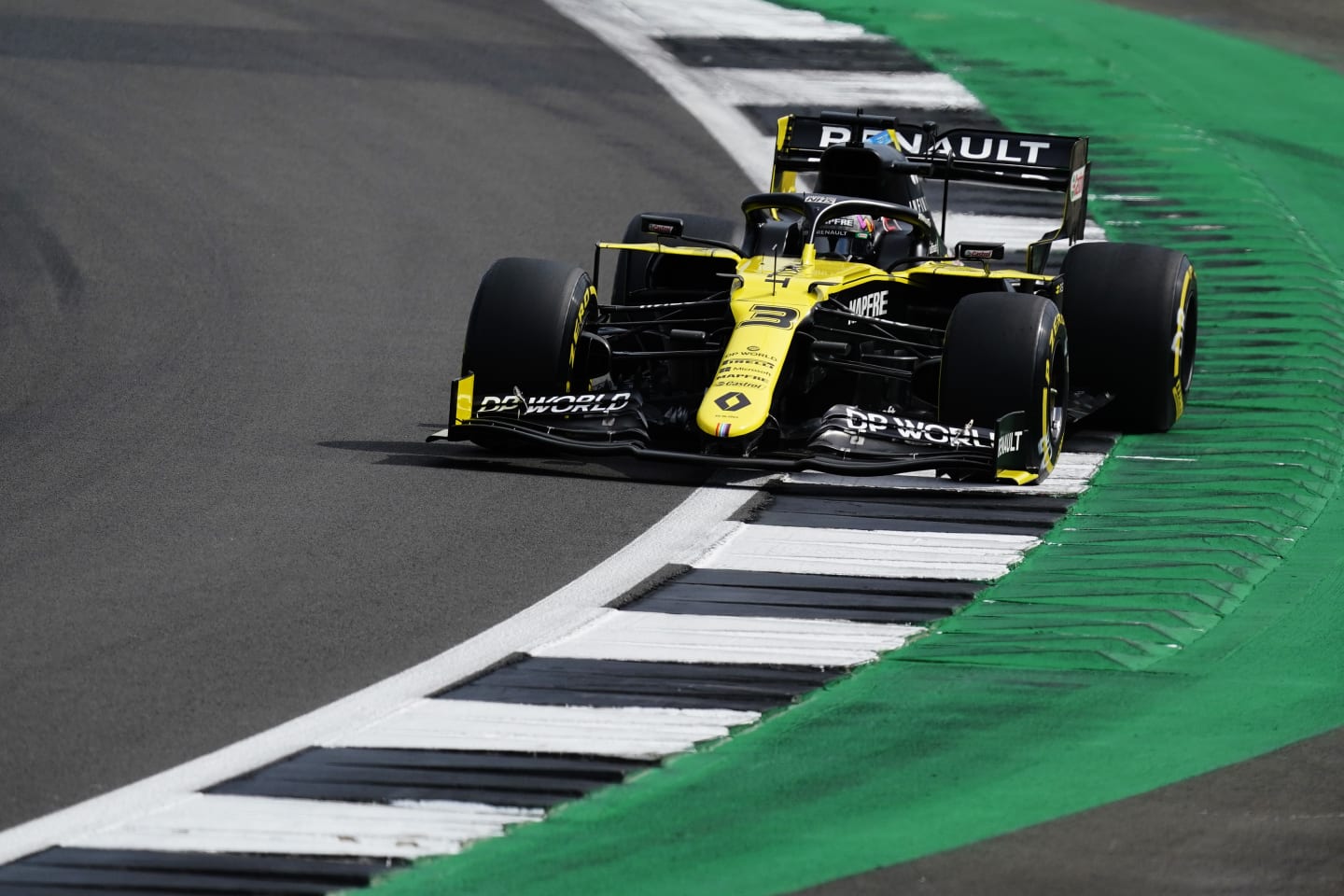 NORTHAMPTON, ENGLAND - AUGUST 08: Daniel Ricciardo of Australia driving the (3) Renault Sport Formula One Team RS20 on track during qualifying for the F1 70th Anniversary Grand Prix at Silverstone on August 08, 2020 in Northampton, England. (Photo by Will Oliver/Pool via Getty Images)