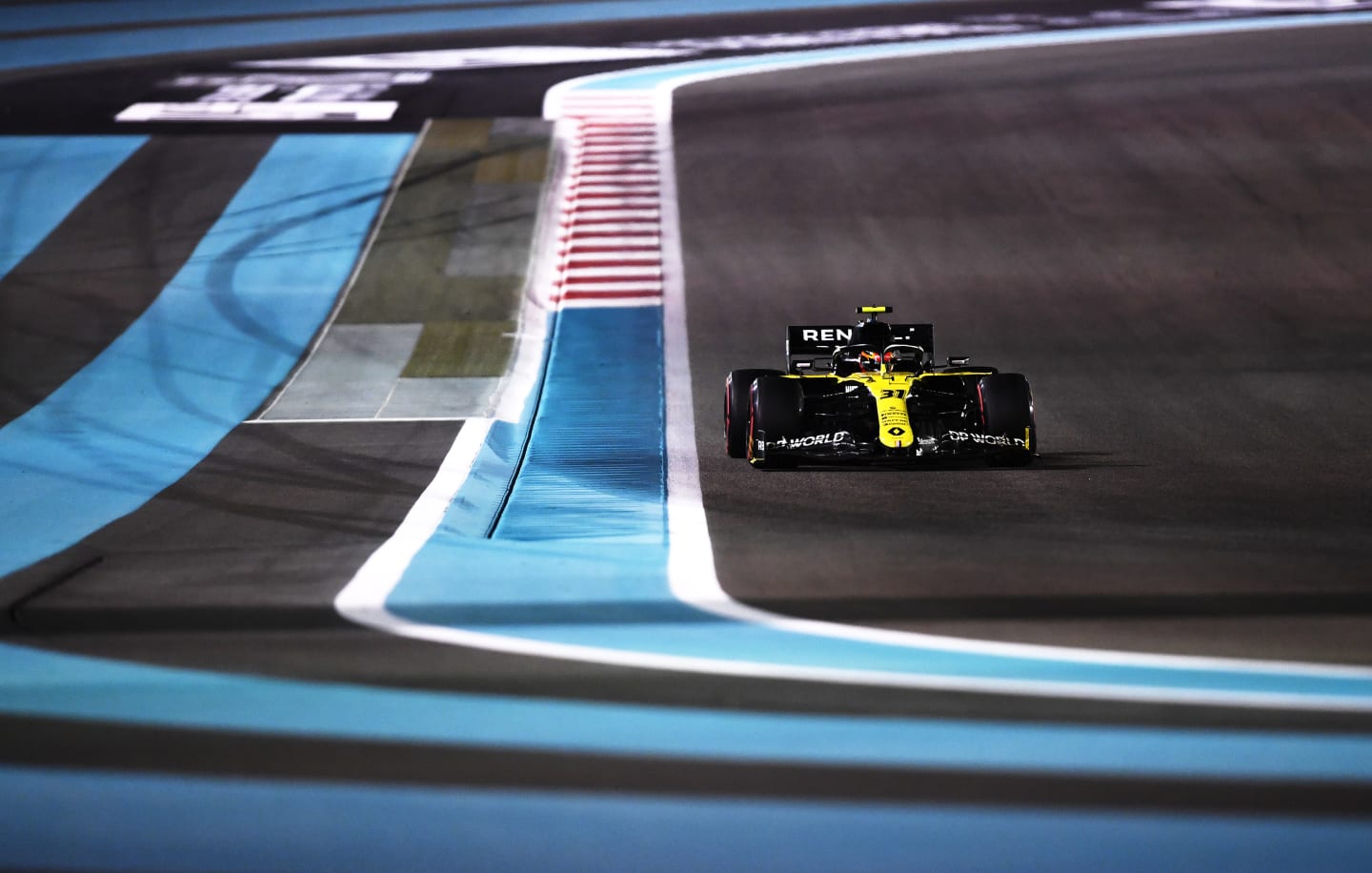 ABU DHABI, UNITED ARAB EMIRATES - DECEMBER 11: Esteban Ocon of France driving the (31) Renault Sport Formula One Team RS20 on track during practice ahead of the F1 Grand Prix of Abu Dhabi at Yas Marina Circuit on December 11, 2020 in Abu Dhabi, United Arab Emirates. (Photo by Rudy Carezzevoli/Getty Images)
