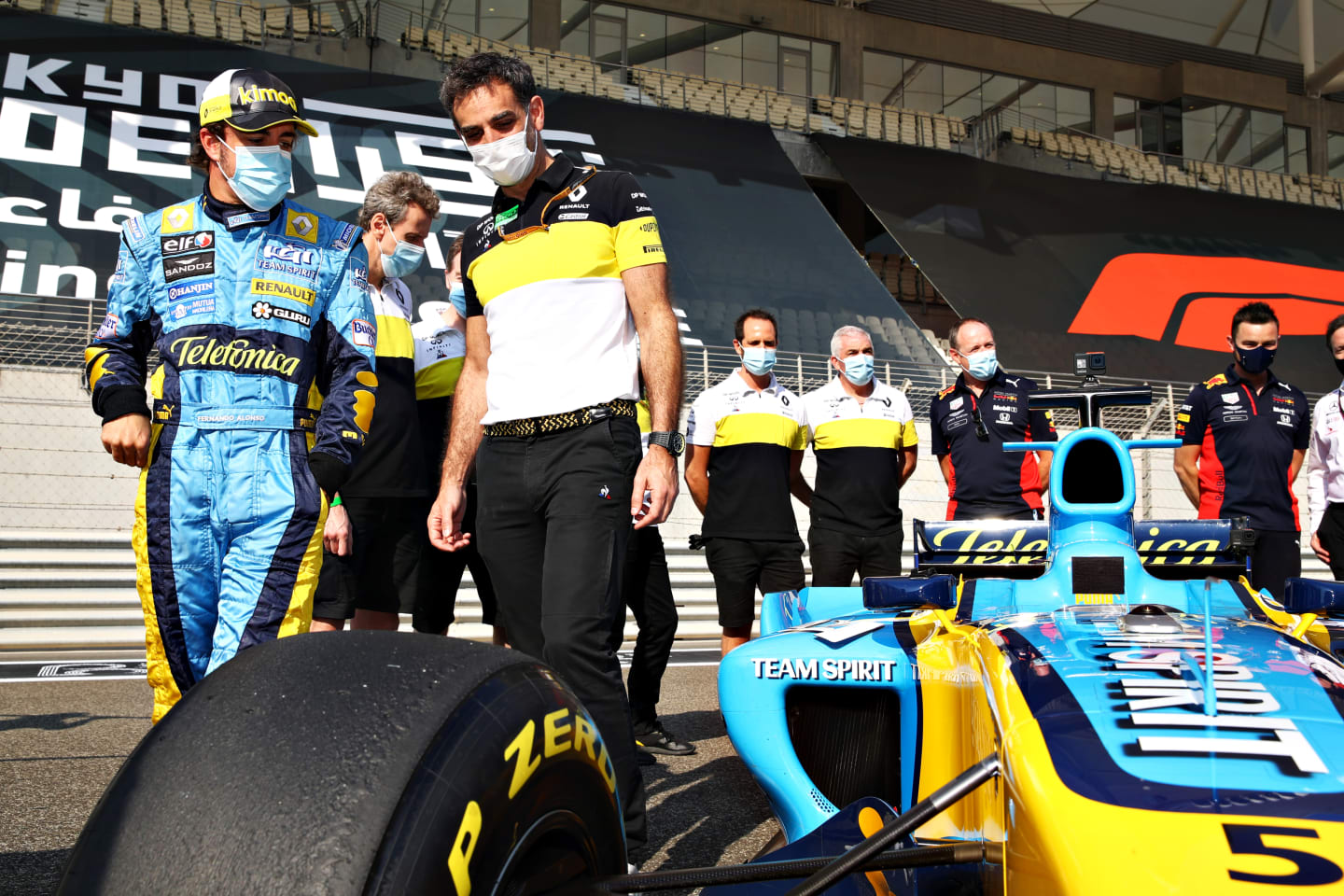 ABU DHABI, UNITED ARAB EMIRATES - DECEMBER 13: Fernando Alonso of Spain and Renault Sport F1 talks