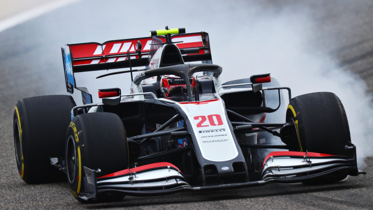 BAHRAIN, BAHRAIN - NOVEMBER 27: Kevin Magnussen of Denmark driving the (20) Haas F1 Team VF-20