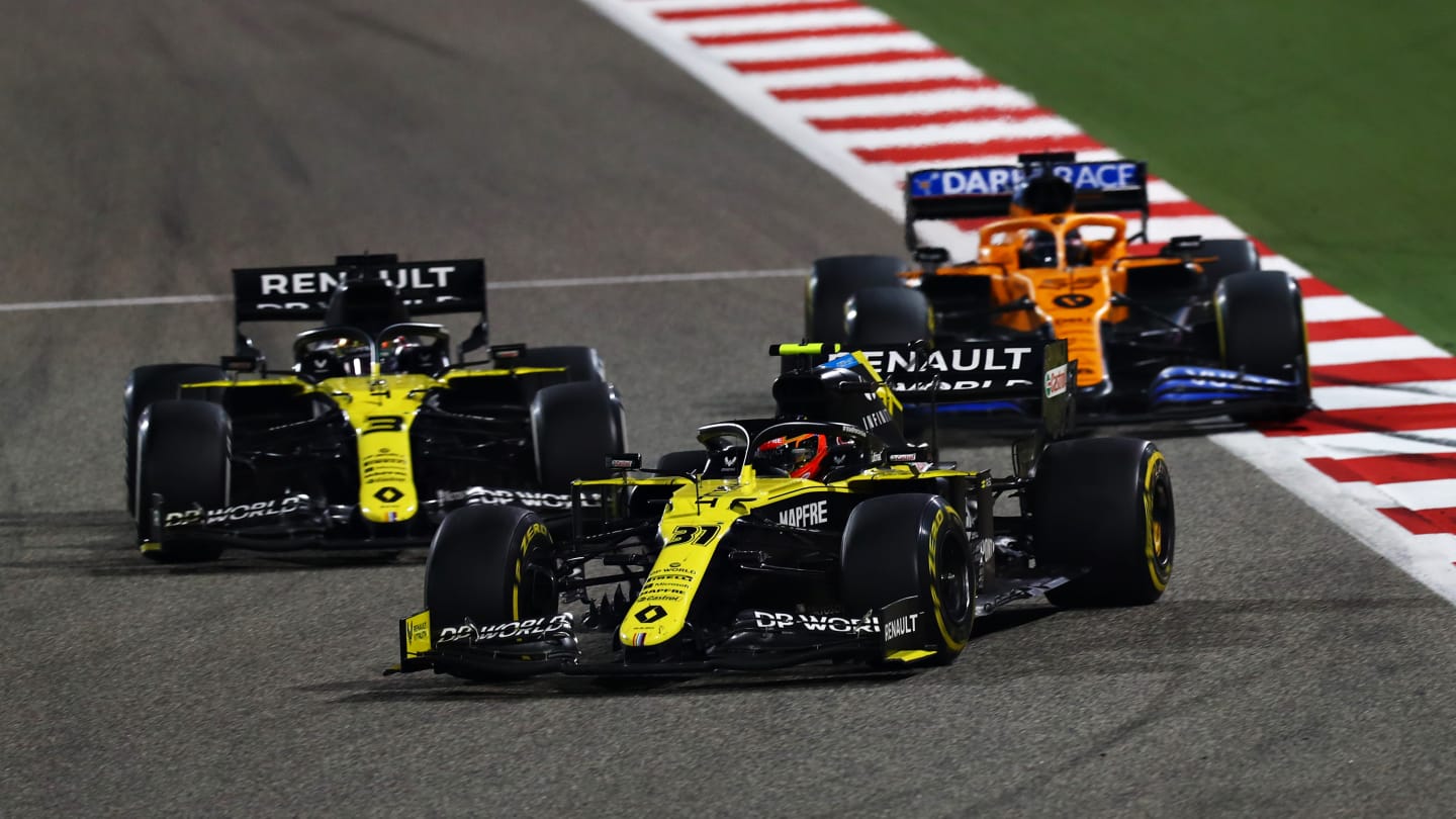 BAHRAIN, BAHRAIN - NOVEMBER 29: Esteban Ocon of France driving the (31) Renault Sport Formula One Team RS20 leads Daniel Ricciardo of Australia driving the (3) Renault Sport Formula One Team RS20 and Carlos Sainz of Spain driving the (55) McLaren F1 Team MCL35 Renault during the F1 Grand Prix of Bahrain at Bahrain International Circuit on November 29, 2020 in Bahrain, Bahrain. (Photo by Dan Istitene - Formula 1/Formula 1 via Getty Images)