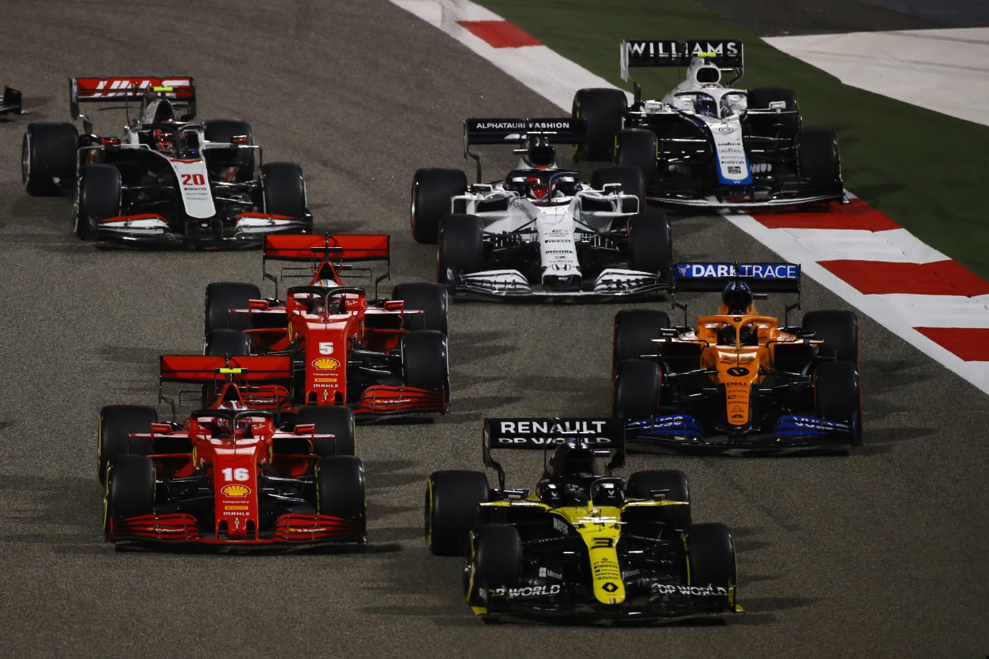 BAHRAIN, BAHRAIN - NOVEMBER 29: Daniel Ricciardo of Australia driving the (3) Renault Sport Formula