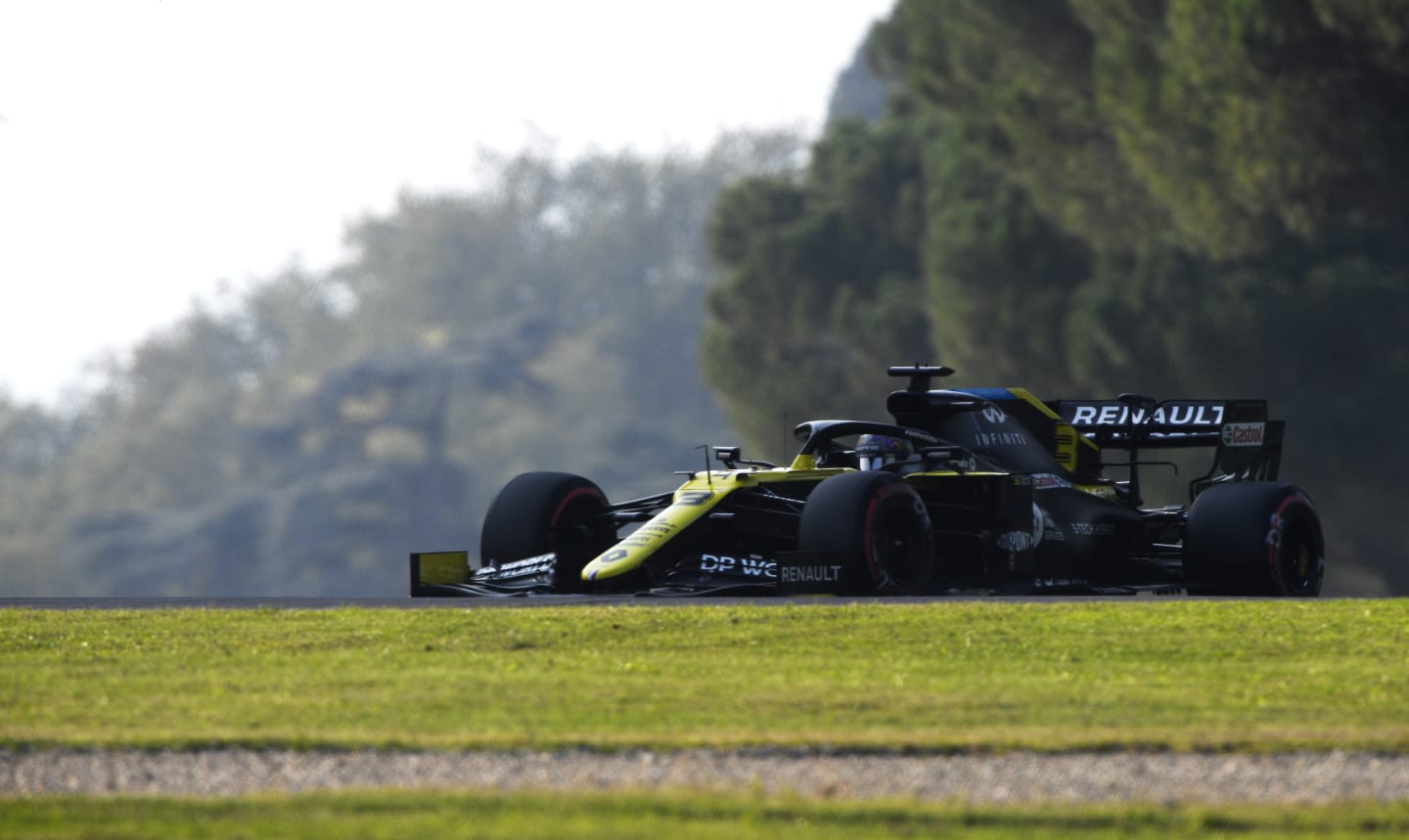 IMOLA, ITALY - OCTOBER 31: Daniel Ricciardo of Australia driving the (3) Renault Sport Formula One Team RS20 on track during qualifying ahead of the F1 Grand Prix of Emilia Romagna at Autodromo Enzo e Dino Ferrari on October 31, 2020 in Imola, Italy. (Photo by Rudy Carezzevoli/Getty Images)