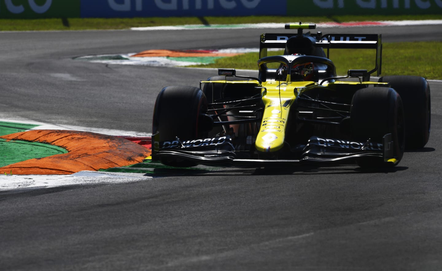 MONZA, ITALY - SEPTEMBER 05: Esteban Ocon of France driving the (31) Renault Sport Formula One Team RS20 on track during qualifying for the F1 Grand Prix of Italy at Autodromo di Monza on September 05, 2020 in Monza, Italy. (Photo by Rudy Carezzevoli/Getty Images)