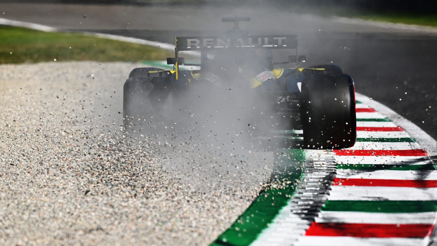 MONZA, ITALY - SEPTEMBER 05: Daniel Ricciardo of Australia driving the (3) Renault Sport Formula One Team RS20 on track during qualifying for the F1 Grand Prix of Italy at Autodromo di Monza on September 05, 2020 in Monza, Italy. (Photo by Clive Mason - Formula 1/Formula 1 via Getty Images)