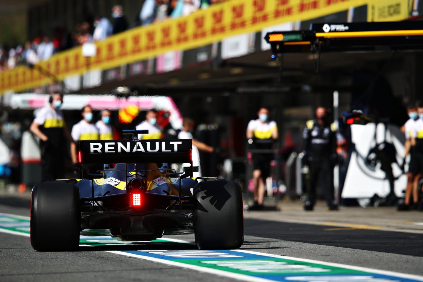 PORTIMAO, PORTUGAL - OCTOBER 24: Daniel Ricciardo of Australia driving the (3) Renault Sport Formula One Team RS20 in the Pitlane during qualifying ahead of the F1 Grand Prix of Portugal at Autodromo Internacional do Algarve on October 24, 2020 in Portimao, Portugal. (Photo by Mark Thompson/Getty Images)
