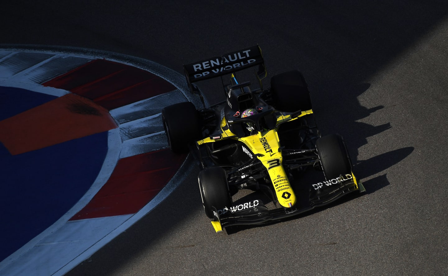 SOCHI, RUSSIA - SEPTEMBER 27: Daniel Ricciardo of Australia driving the (3) Renault Sport Formula