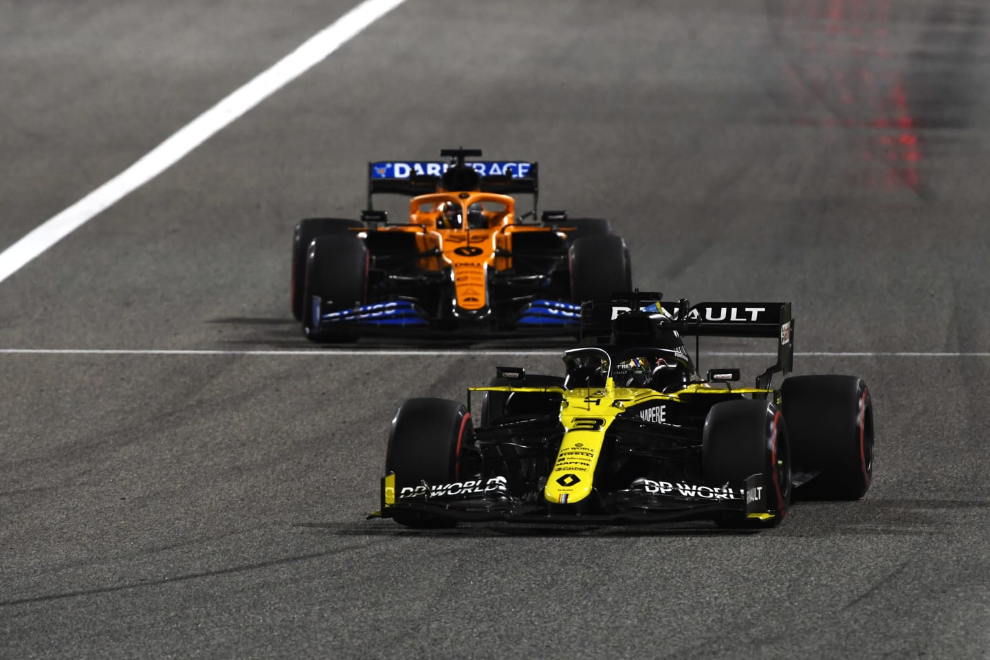 BAHRAIN, BAHRAIN - DECEMBER 04: Daniel Ricciardo of Australia driving the (3) Renault Sport Formula