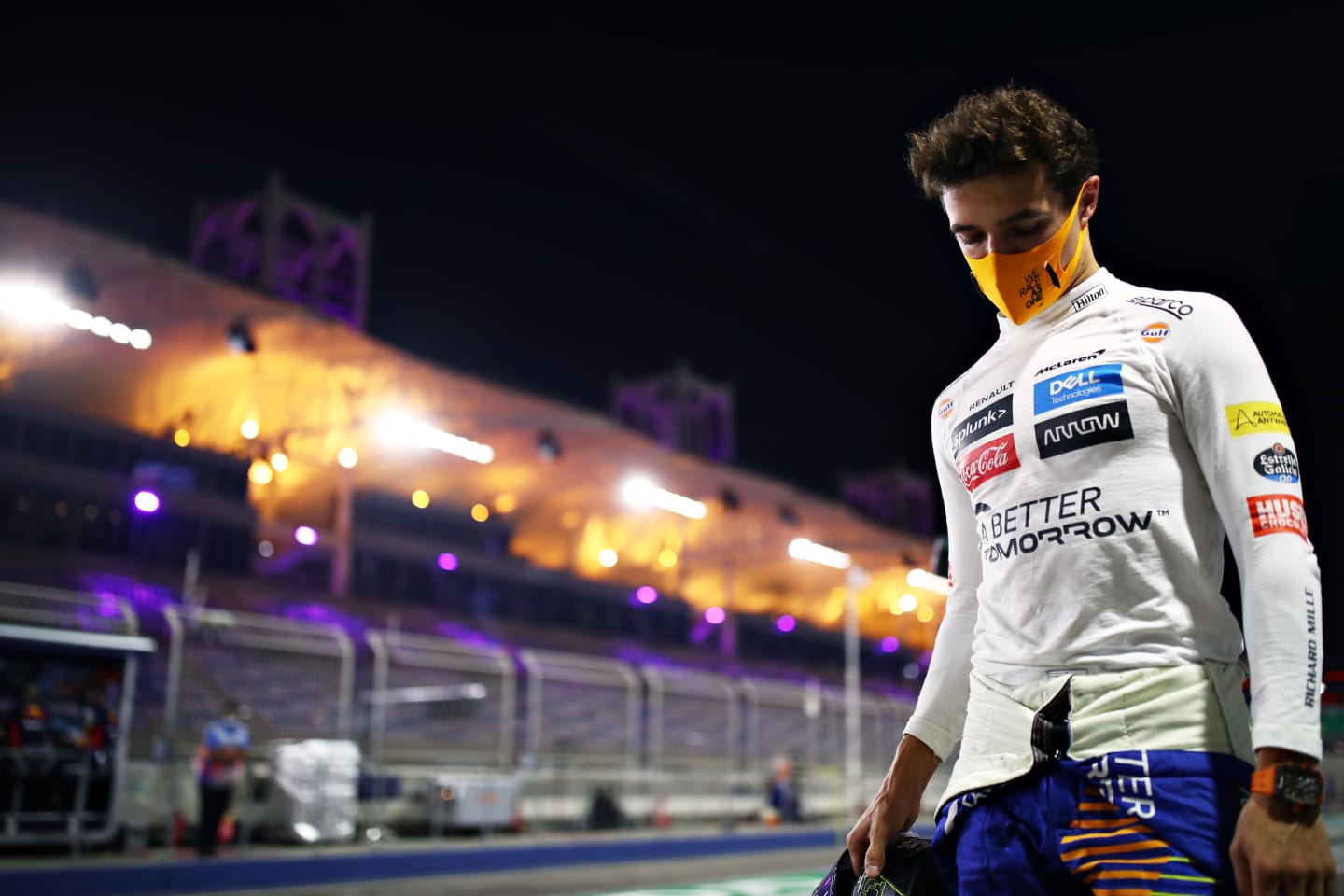BAHRAIN, BAHRAIN - DECEMBER 05: Lando Norris of Great Britain and McLaren F1 looks dejected in the Pitlane during qualifying ahead of the F1 Grand Prix of Sakhir at Bahrain International Circuit on December 05, 2020 in Bahrain, Bahrain. (Photo by Mark Thompson/Getty Images)