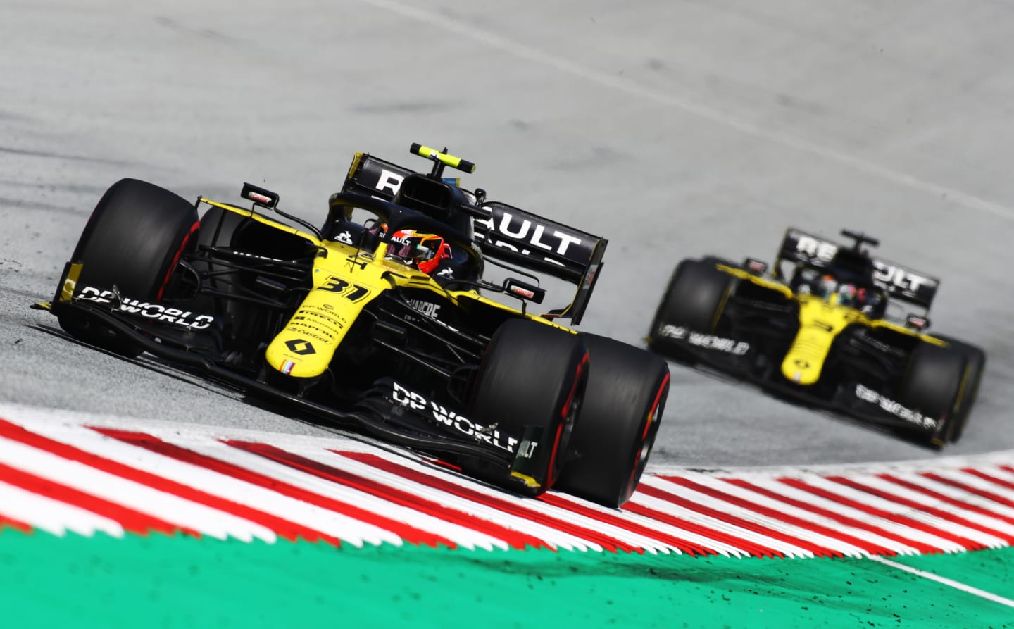 SPIELBERG, AUSTRIA - JULY 12: Esteban Ocon of France driving the (31) Renault Sport Formula One Team RS20 leads Daniel Ricciardo of Australia driving the (3) Renault Sport Formula One Team RS20 on track during the Formula One Grand Prix of Styria at Red Bull Ring on July 12, 2020 in Spielberg, Austria. (Photo by Mark Thompson/Getty Images)