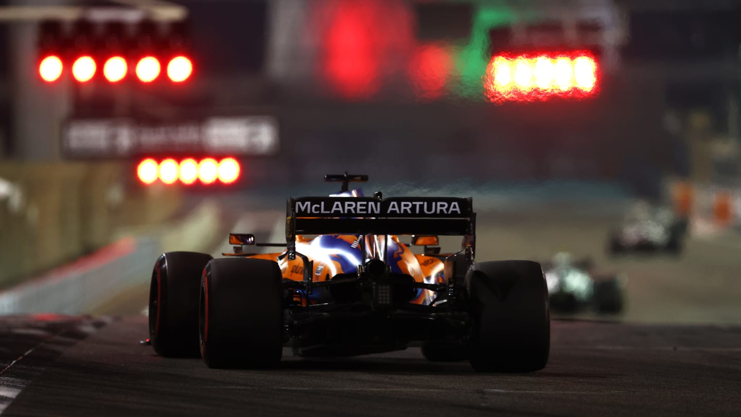 ABU DHABI, UNITED ARAB EMIRATES - DECEMBER 10: Daniel Ricciardo of Australia driving the (3)