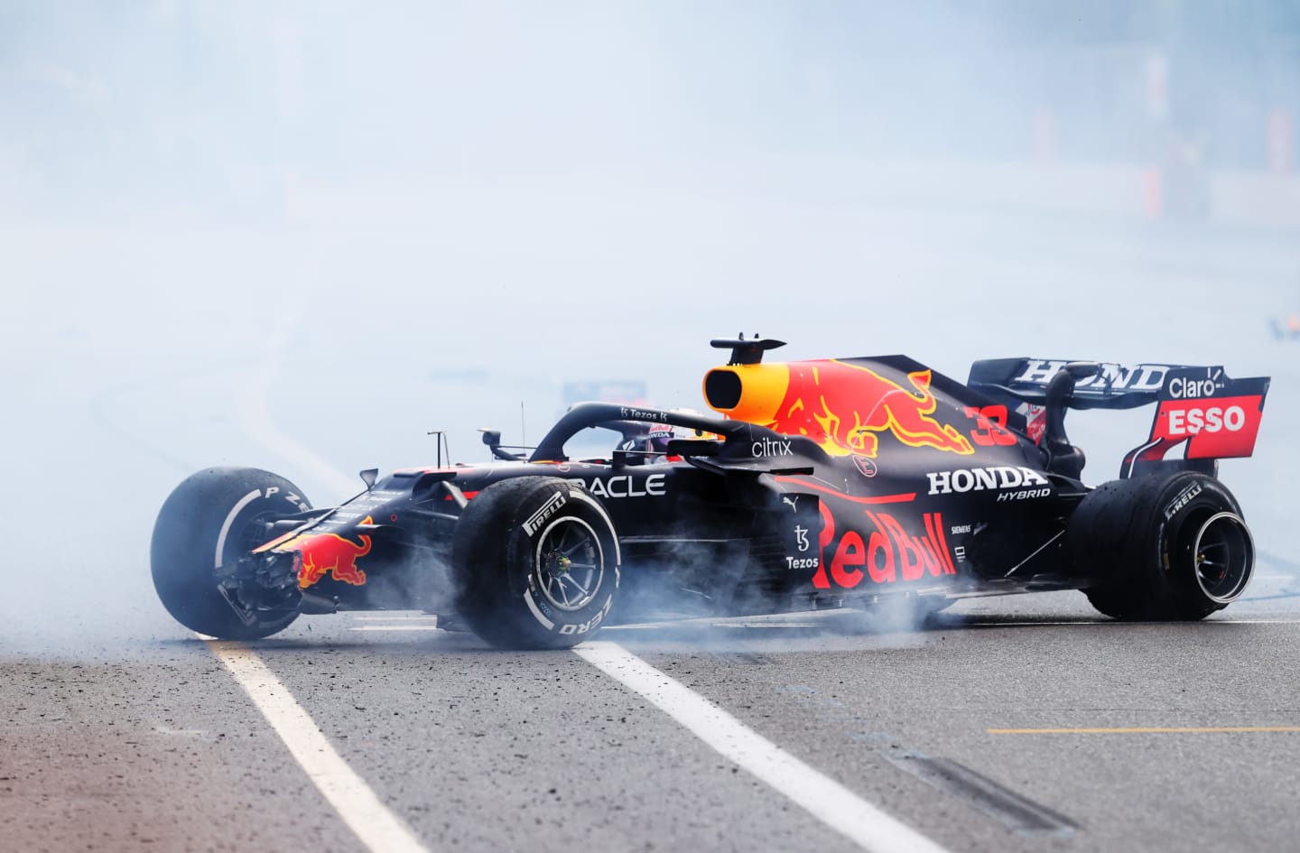 BAKU, AZERBAIJAN - JUNE 06: Max Verstappen of the Netherlands driving the (33) Red Bull Racing RB16B Honda crashes during the F1 Grand Prix of Azerbaijan at Baku City Circuit on June 06, 2021 in Baku, Azerbaijan. (Photo by Clive Rose/Getty Images)