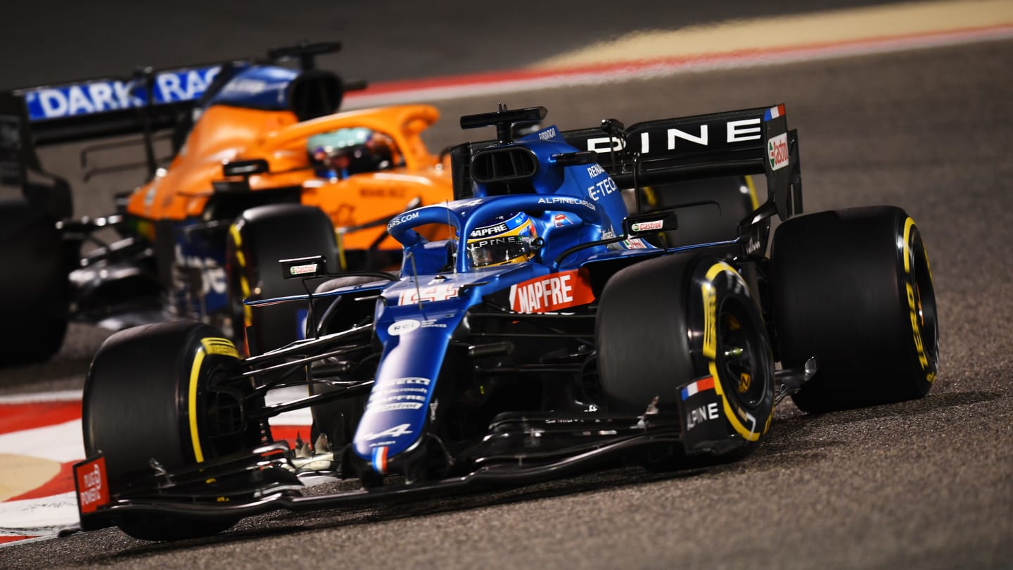 BAHRAIN, BAHRAIN - MARCH 28: Fernando Alonso of Spain driving the (14) Alpine A521 Renault leads
