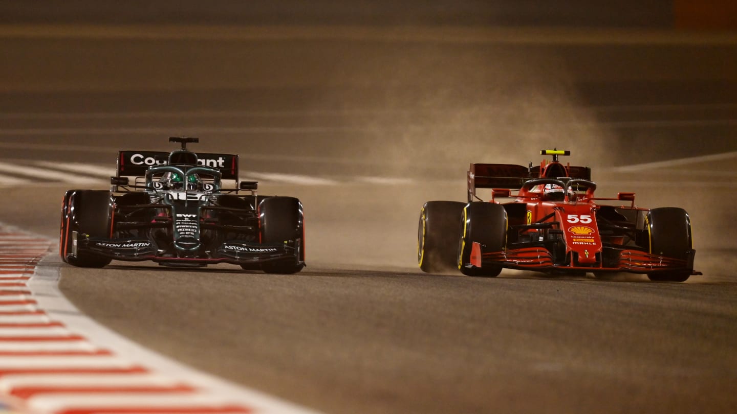 Stroll (L) and Sainz (R) have a mini duel in the desert