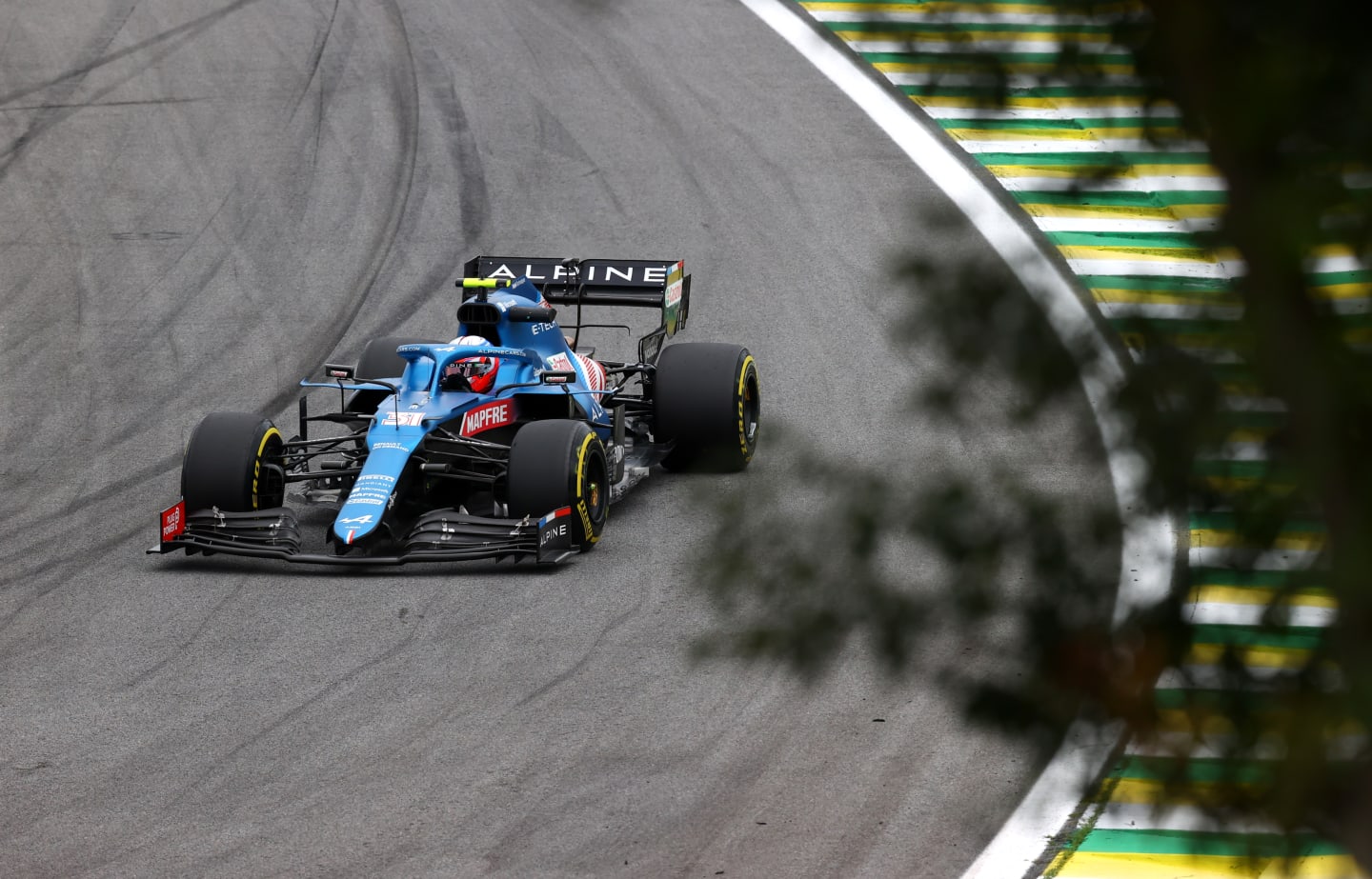 SAO PAULO, BRAZIL - NOVEMBER 12: Esteban Ocon of France driving the (31) Alpine A521 Renault during practice ahead of the F1 Grand Prix of Brazil at Autodromo Jose Carlos Pace on November 12, 2021 in Sao Paulo, Brazil. (Photo by Buda Mendes/Getty Images)