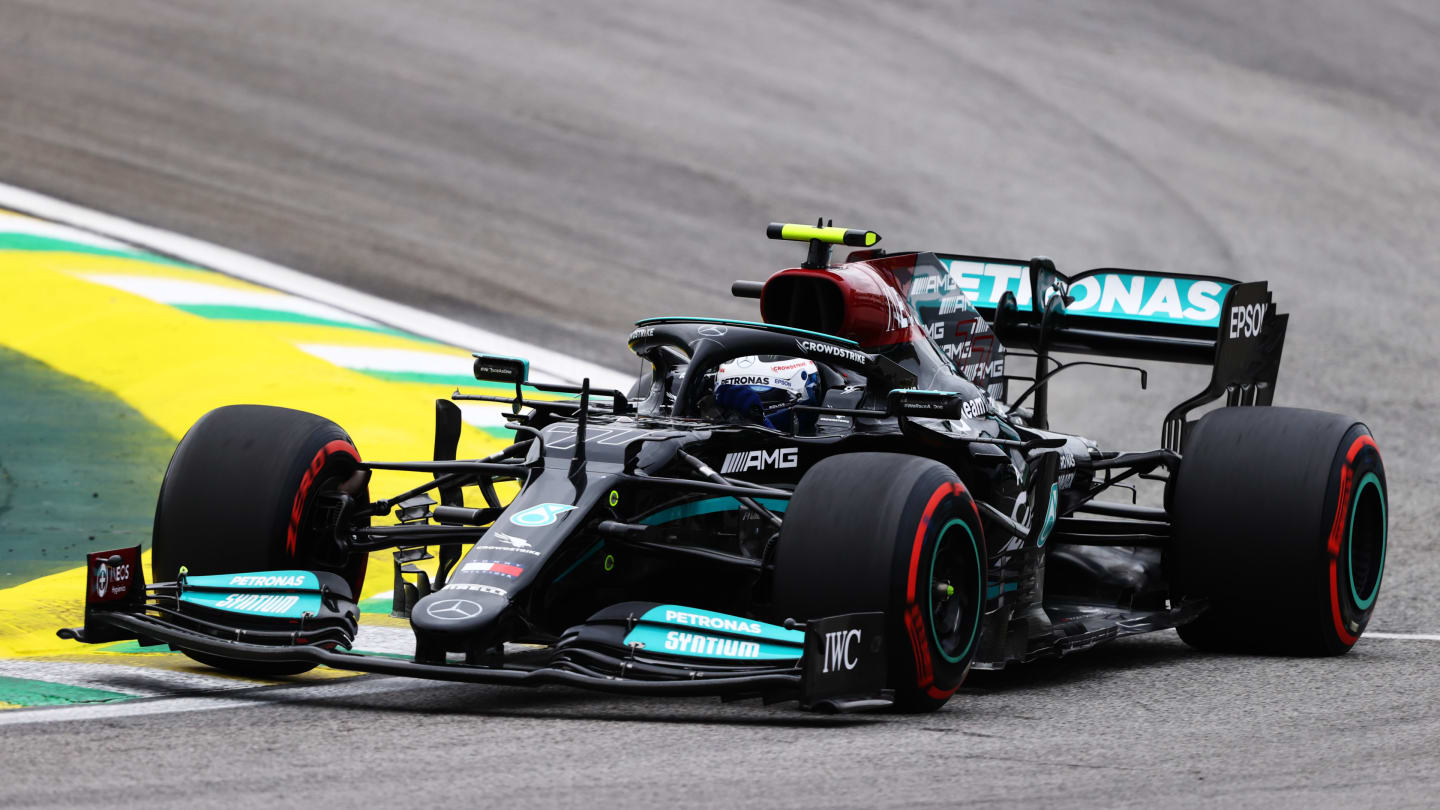 SAO PAULO, BRAZIL - NOVEMBER 12: Valtteri Bottas of Finland driving the (77) Mercedes AMG Petronas F1 Team Mercedes W12 during qualifying ahead of the F1 Grand Prix of Brazil at Autodromo Jose Carlos Pace on November 12, 2021 in Sao Paulo, Brazil. (Photo by Bryn Lennon - Formula 1/Formula 1 via Getty Images)