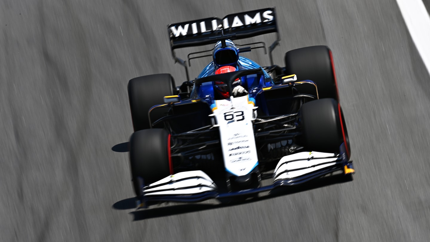 SAO PAULO, BRAZIL - NOVEMBER 14: George Russell of Great Britain driving the (63) Williams Racing
