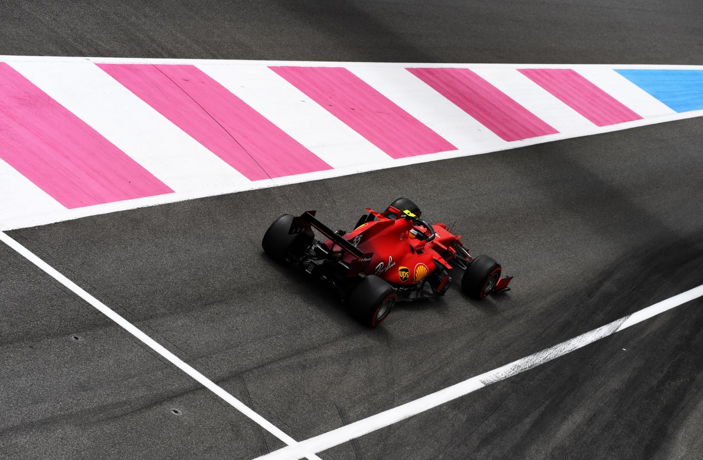LE CASTELLET, FRANCE - JUNE 19: Carlos Sainz of Spain driving the (55) Scuderia Ferrari SF21 on track during qualifying ahead of the F1 Grand Prix of France at Circuit Paul Ricard on June 19, 2021 in Le Castellet, France. (Photo by Rudy Carezzevoli/Getty Images)