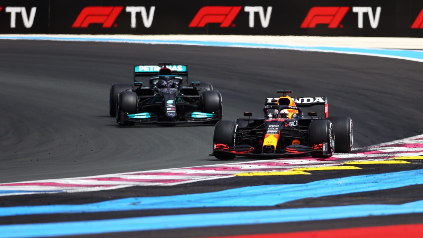 LE CASTELLET, FRANCE - JUNE 20: Max Verstappen of the Netherlands driving the (33) Red Bull Racing RB16B Honda leads Lewis Hamilton of Great Britain driving the (44) Mercedes AMG Petronas F1 Team Mercedes W12 during the F1 Grand Prix of France at Circuit Paul Ricard on June 20, 2021 in Le Castellet, France. (Photo by Dan Istitene - Formula 1/Formula 1 via Getty Images)