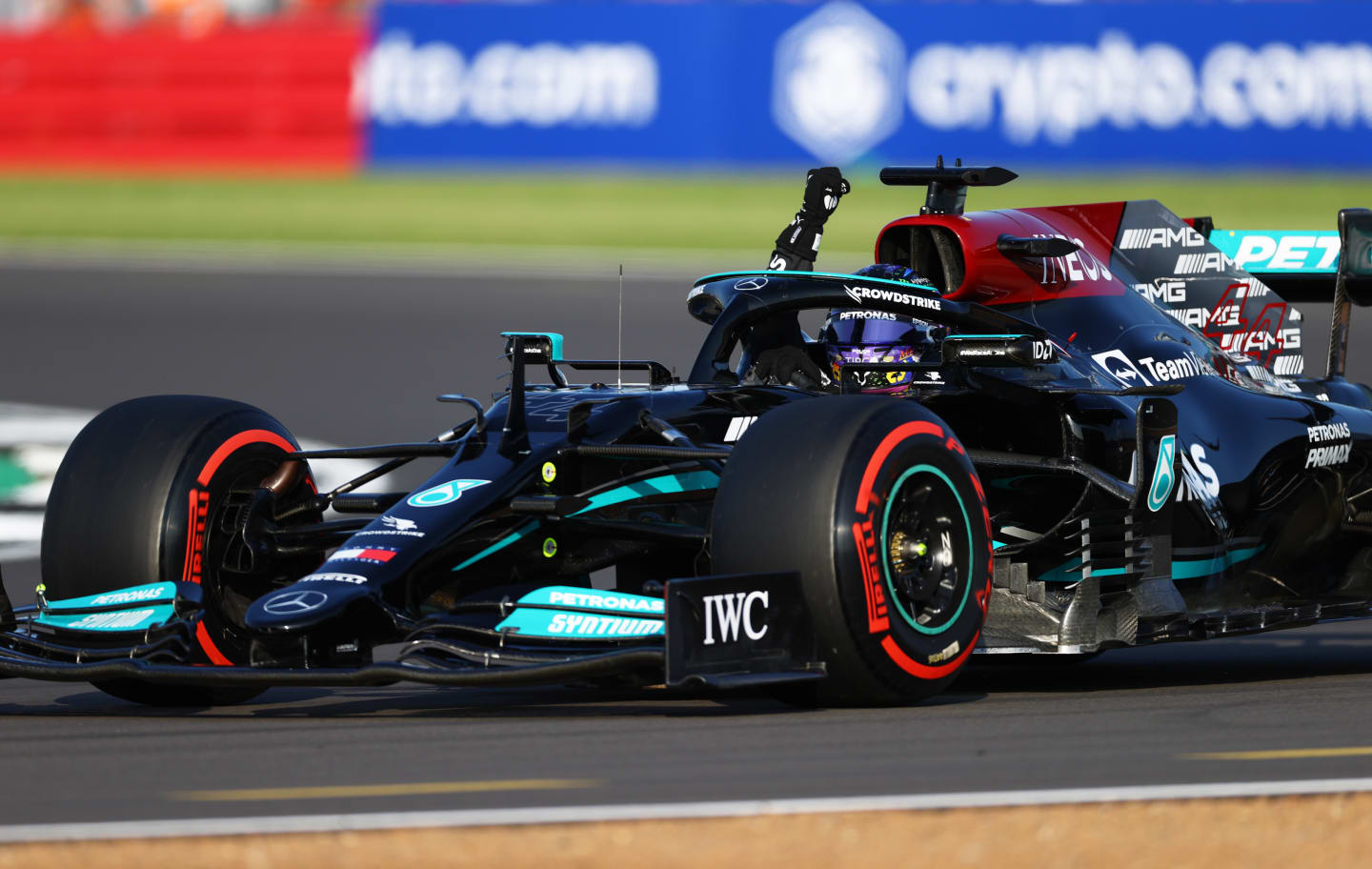 NORTHAMPTON, ENGLAND - JULY 16: Fastest qualifier Lewis Hamilton of Great Britain and Mercedes GP celebrates during qualifying ahead of the F1 Grand Prix of Great Britain at Silverstone on July 16, 2021 in Northampton, England. (Photo by Bryn Lennon - Formula 1/Formula 1 via Getty Images)
