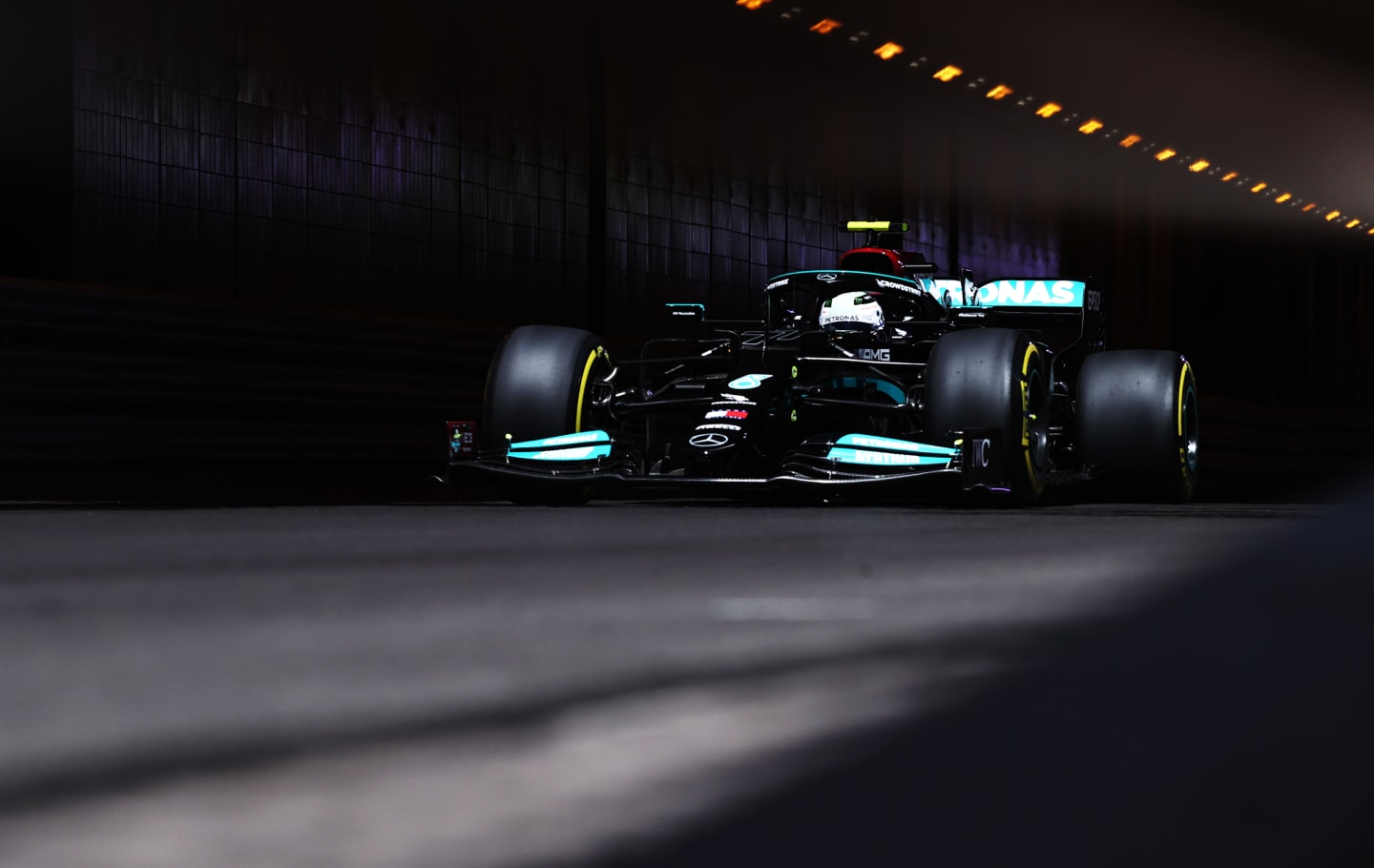 MONTE-CARLO, MONACO - MAY 20: Valtteri Bottas of Finland driving the (77) Mercedes AMG Petronas F1 Team Mercedes W12 on track during practice ahead of the F1 Grand Prix of Monaco at Circuit de Monaco on May 20, 2021 in Monte-Carlo, Monaco. (Photo by Lars Baron/Getty Images)