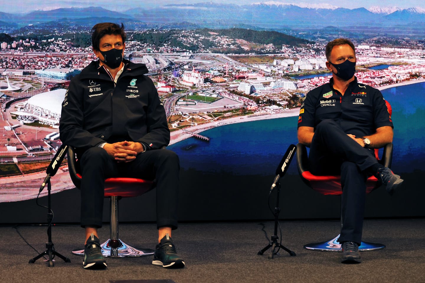 SOCHI, RUSSIA - SEPTEMBER 24: Mercedes GP Executive Director Toto Wolff and Red Bull Racing Team Principal Christian Horner talk in the Team Principals Press Conference during practice ahead of the F1 Grand Prix of Russia at Sochi Autodrom on September 24, 2021 in Sochi, Russia. (Photo by XPB - Pool/Getty Images)