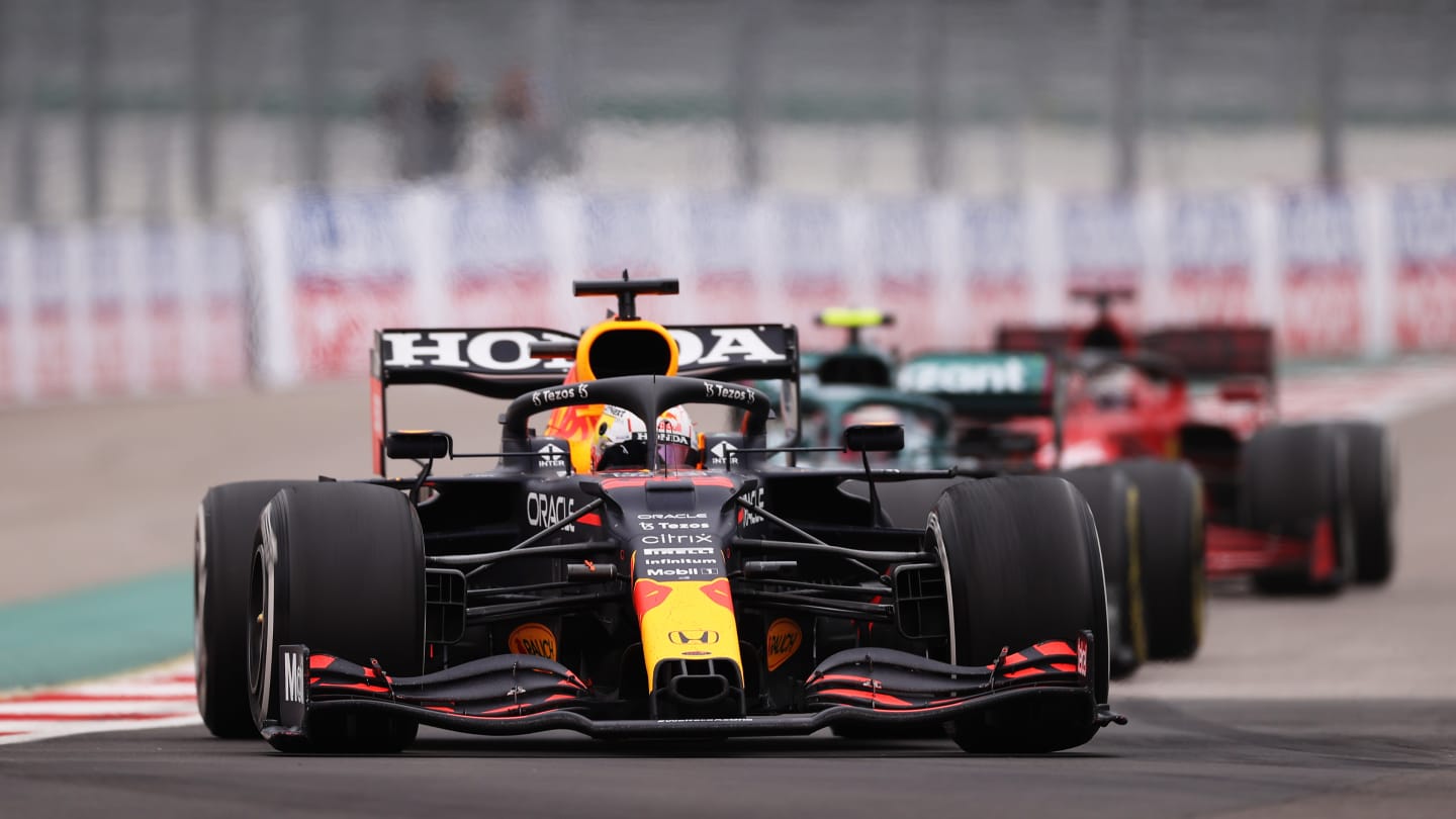 SOCHI, RUSSIA - SEPTEMBER 26: Max Verstappen of the Netherlands driving the (33) Red Bull Racing RB16B Honda during the F1 Grand Prix of Russia at Sochi Autodrom on September 26, 2021 in Sochi, Russia. (Photo by Lars Baron - Formula 1/Formula 1 via Getty Images)