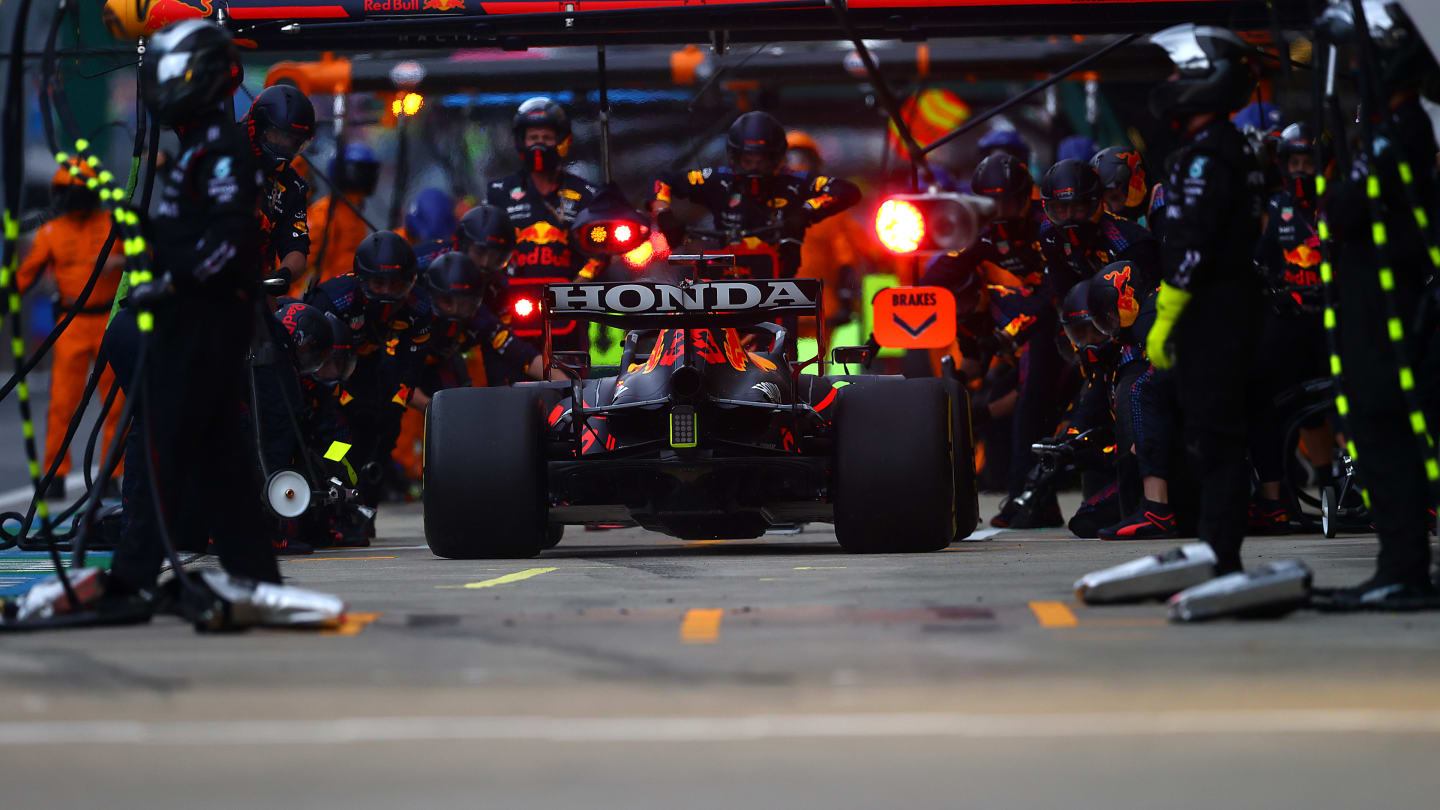 SOCHI, RUSSIA - SEPTEMBER 26: Max Verstappen of the Netherlands driving the (33) Red Bull Racing RB16B Honda makes a pitstop during the F1 Grand Prix of Russia at Sochi Autodrom on September 26, 2021 in Sochi, Russia. (Photo by Dan Istitene - Formula 1/Formula 1 via Getty Images)