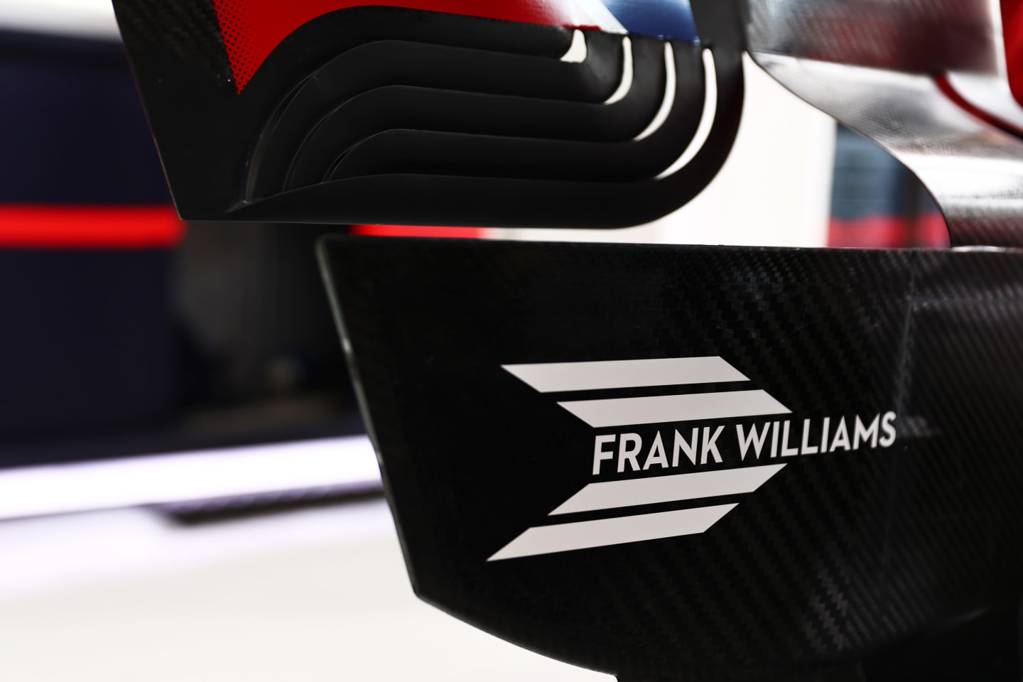 JEDDAH, SAUDI ARABIA - DECEMBER 03: A Sir Frank Williams tribute sticker is pictured on the Red Bull Racing RB16B Honda during practice ahead of the F1 Grand Prix of Saudi Arabia at Jeddah Corniche Circuit on December 03, 2021 in Jeddah, Saudi Arabia. (Photo by Mark Thompson/Getty Images)