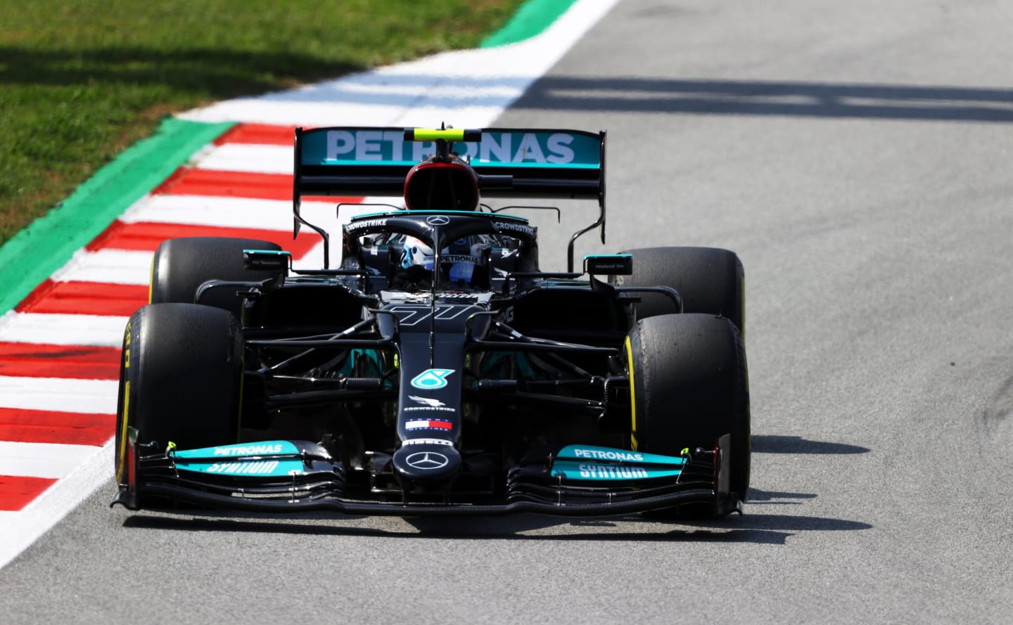 BARCELONA, SPAIN - MAY 07: Valtteri Bottas of Finland driving the (77) Mercedes AMG Petronas F1 Team Mercedes W12 on track during practice for the F1 Grand Prix of Spain at Circuit de Barcelona-Catalunya on May 07, 2021 in Barcelona, Spain. (Photo by Bryn Lennon/Getty Images)