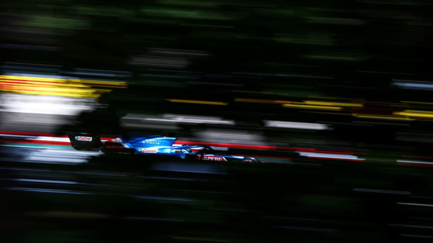 SPIELBERG, AUSTRIA - JUNE 26: Fernando Alonso of Spain driving the (14) Alpine A521 Renault on track during qualifying ahead of the F1 Grand Prix of Styria at Red Bull Ring on June 26, 2021 in Spielberg, Austria. (Photo by Clive Mason - Formula 1/Formula 1 via Getty Images)