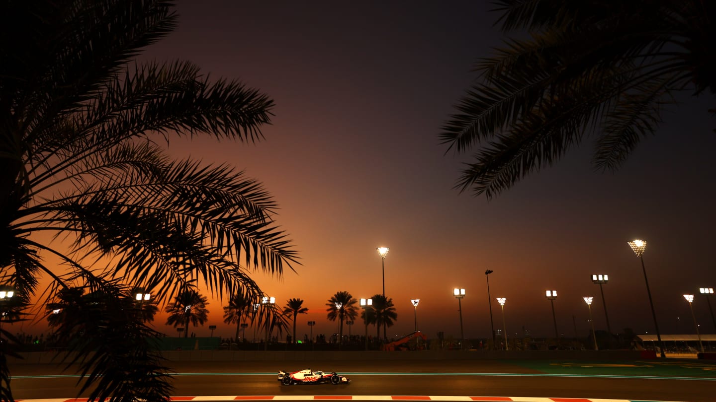ABU DHABI, UNITED ARAB EMIRATES - NOVEMBER 18: Kevin Magnussen of Denmark driving the (20) Haas F1