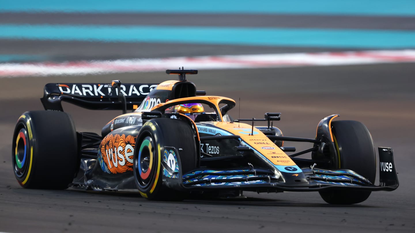 ABU DHABI, UNITED ARAB EMIRATES - NOVEMBER 20: Daniel Ricciardo of Australia driving the (3)