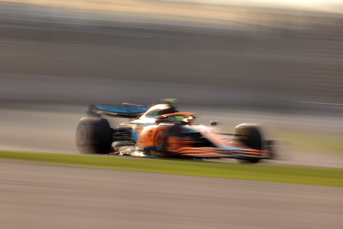 MELBOURNE, AUSTRALIA - APRIL 09: Lando Norris of Great Britain driving the (4) McLaren MCL36 Mercedes on track during qualifying ahead of the F1 Grand Prix of Australia at Melbourne Grand Prix Circuit on April 09, 2022 in Melbourne, Australia. (Photo by Robert Cianflone/Getty Images)