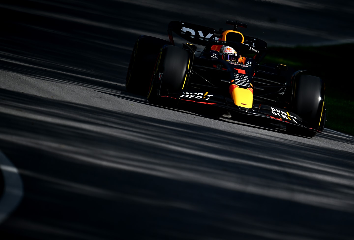 MONTREAL, QUEBEC - JUNE 17: Max Verstappen of the Netherlands driving the (1) Oracle Red Bull Racing RB18 on track during practice ahead of the F1 Grand Prix of Canada at Circuit Gilles Villeneuve on June 17, 2022 in Montreal, Quebec. (Photo by Clive Mason/Getty Images)