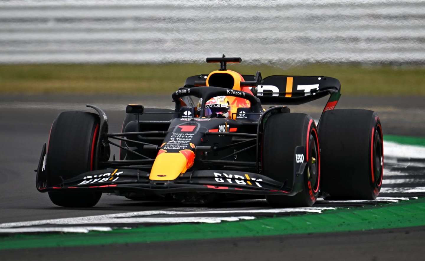 NORTHAMPTON, ENGLAND - JULY 01: Max Verstappen of the Netherlands driving the (1) Oracle Red Bull Racing RB18 on track during practice ahead of the F1 Grand Prix of Great Britain at Silverstone on July 01, 2022 in Northampton, England. (Photo by Clive Mason/Getty Images)