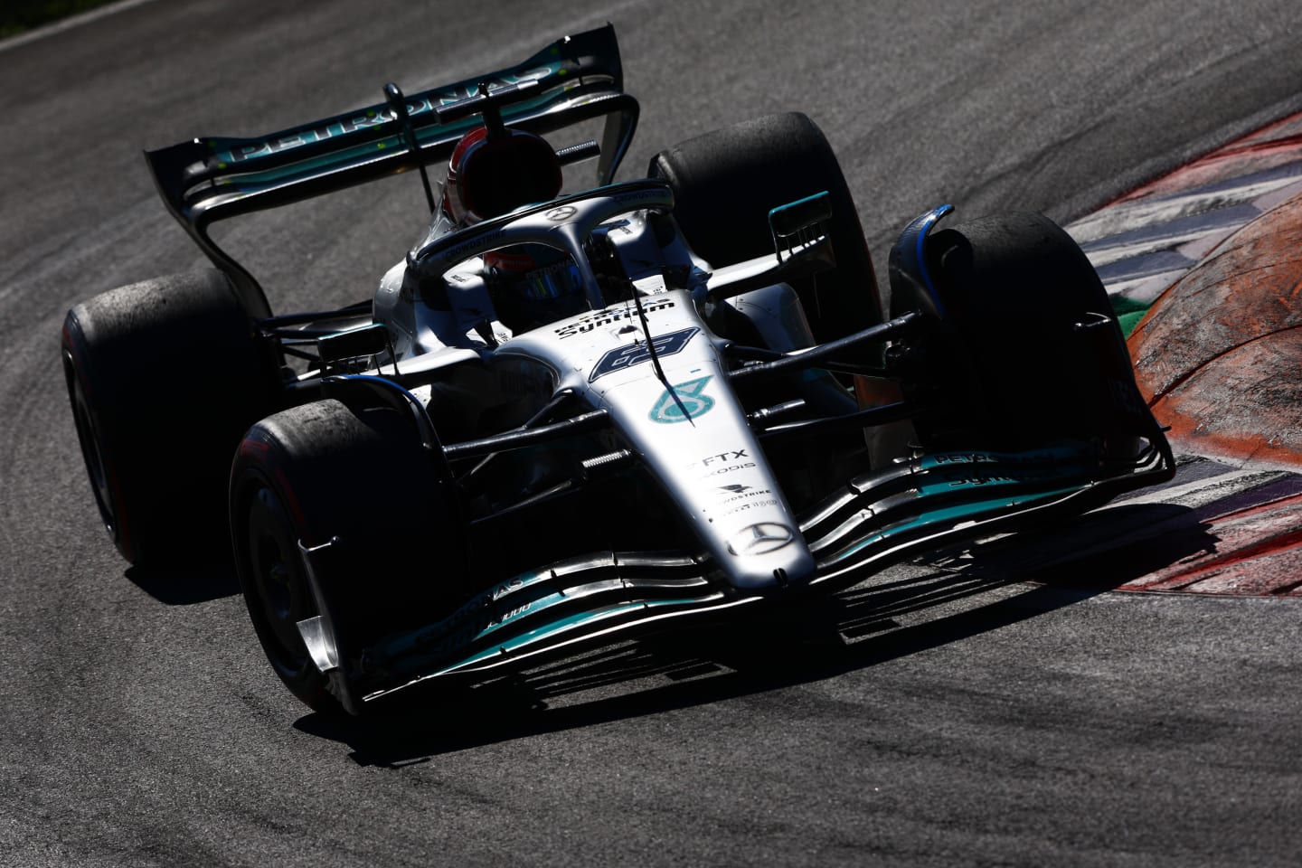 MONZA, ITALY - SEPTEMBER 11: George Russell of Great Britain driving the (63) Mercedes AMG Petronas F1 Team W13 on track during the F1 Grand Prix of Italy at Autodromo Nazionale Monza on September 11, 2022 in Monza, Italy. (Photo by Mark Thompson/Getty Images)