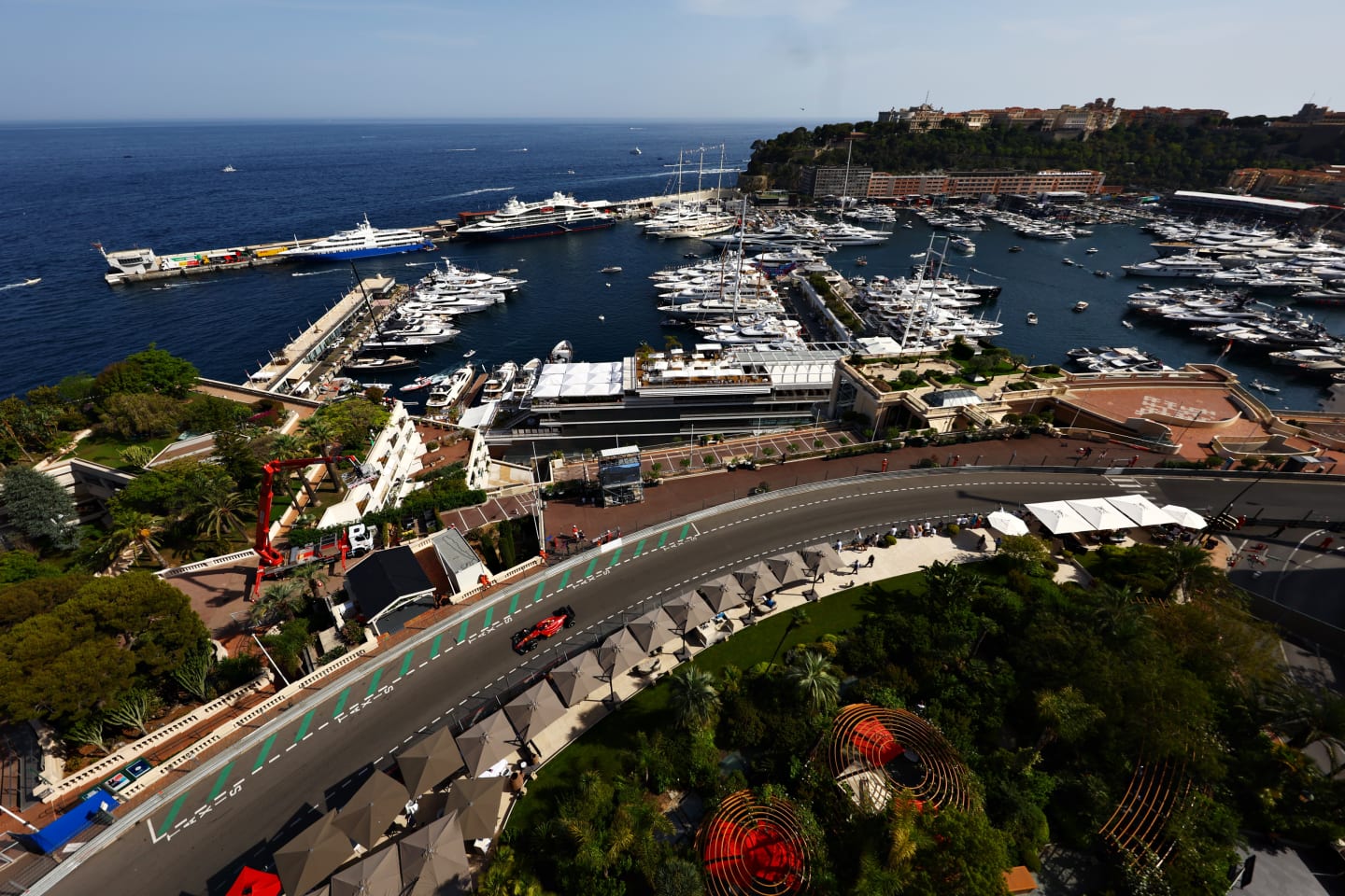 MONTE-CARLO, MONACO - MAY 27: Carlos Sainz of Spain driving (55) the Ferrari F1-75 on track during