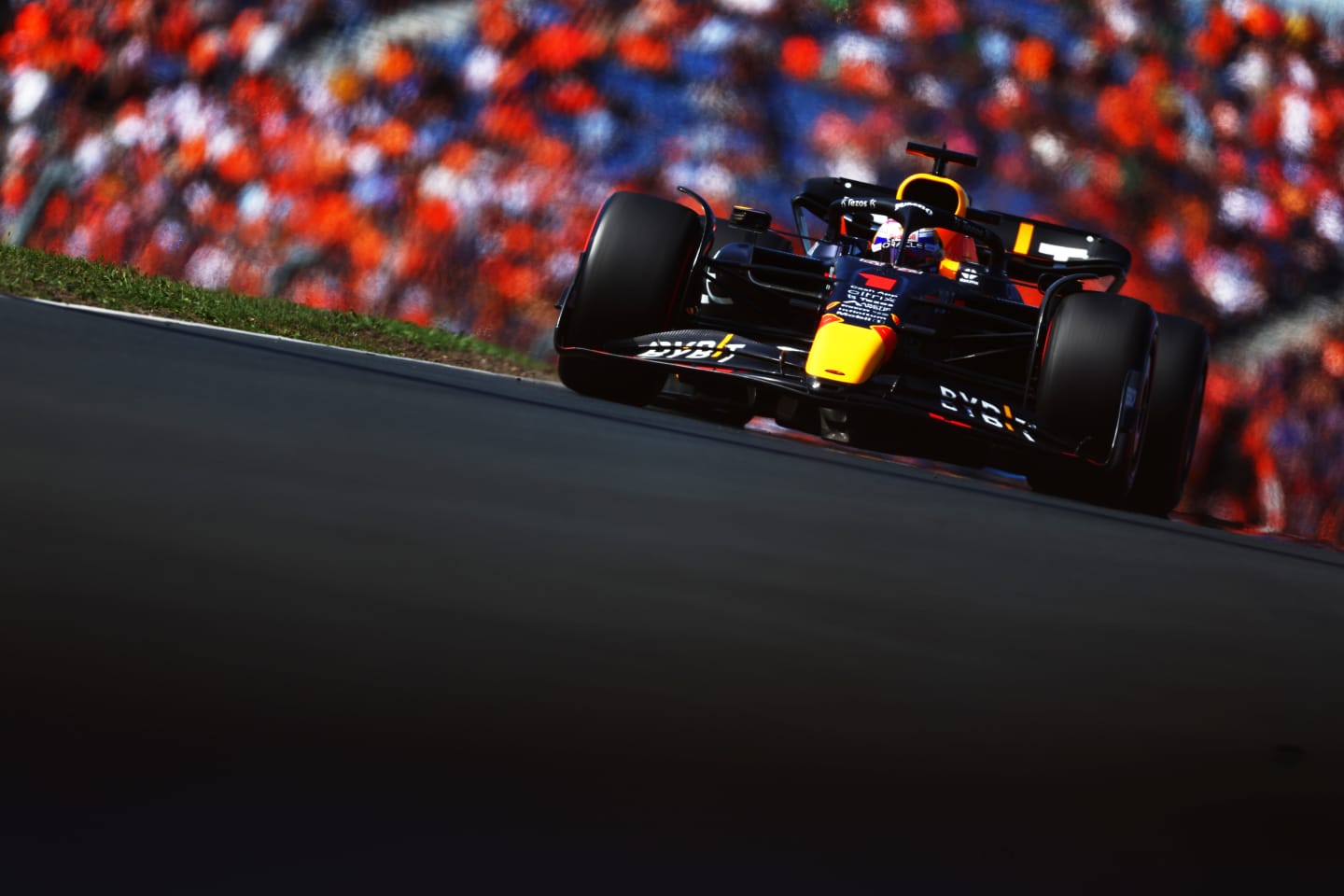 ZANDVOORT, NETHERLANDS - SEPTEMBER 03: Max Verstappen of the Netherlands driving the (1) Oracle Red Bull Racing RB18 on track during final practice ahead of the F1 Grand Prix of The Netherlands at Circuit Zandvoort on September 03, 2022 in Zandvoort, Netherlands. (Photo by Mark Thompson/Getty Images)