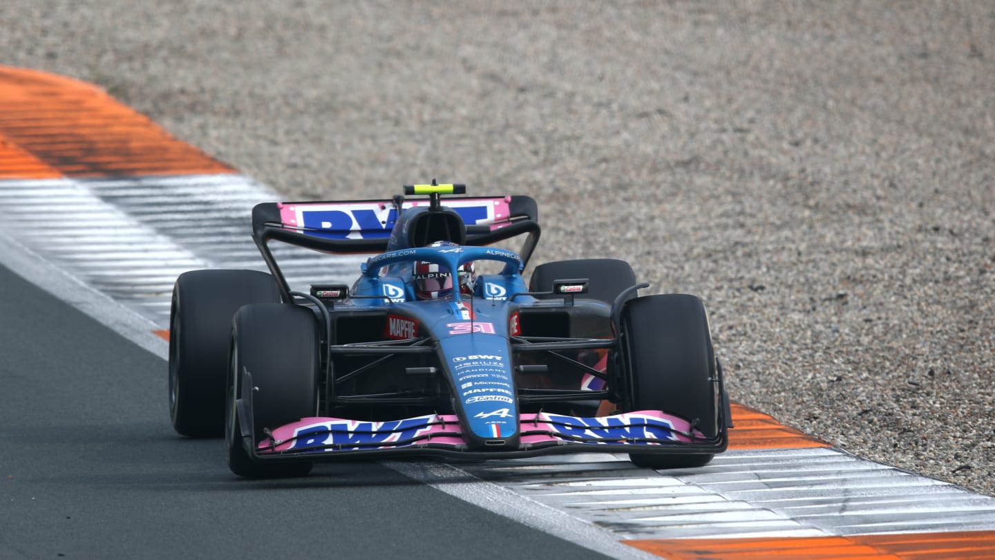 ZANDVOORT, NETHERLANDS - SEPTEMBER 04: Esteban Ocon of France driving the (31) Alpine F1 A522 Renault on track during the F1 Grand Prix of The Netherlands at Circuit Zandvoort on September 04, 2022 in Zandvoort, Netherlands. (Photo by Joe Portlock - Formula 1/Formula 1 via Getty Images)