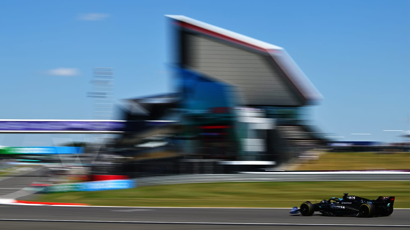 silverstone-practice-blue-skies-2023-2.png