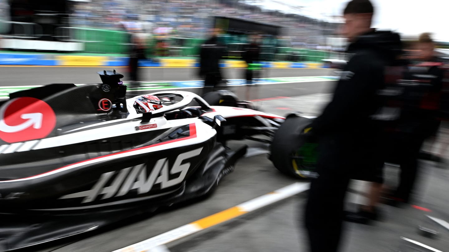 haas-pit-stop-1.png