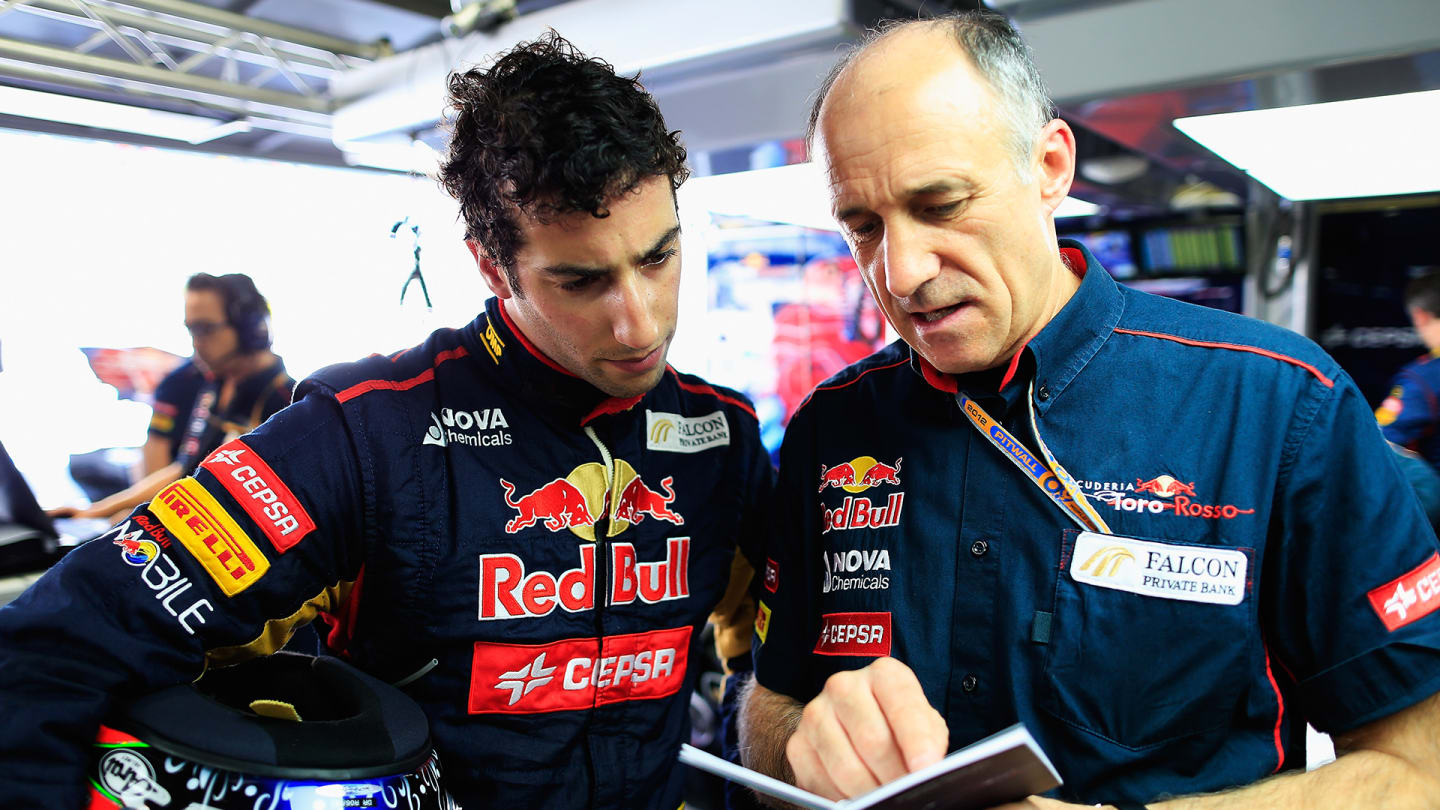 ricciardo-tost-toro-rosso-1.png