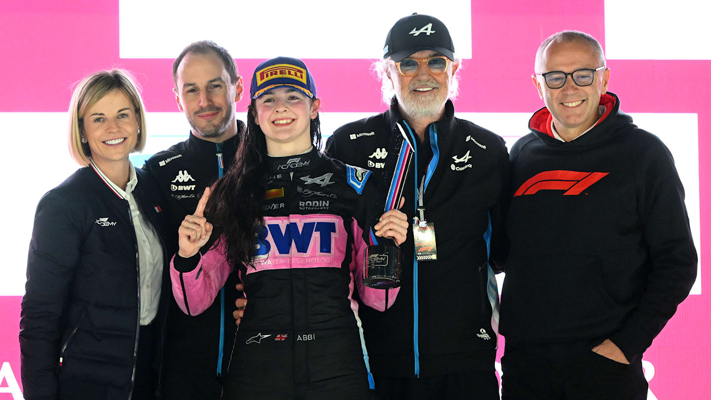 pulling-qatar-f1-academy-title-2024.png
