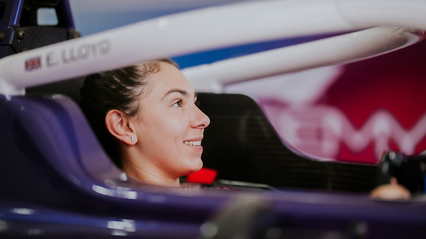 ella-lloyd-f1-academy-singapore.jpg
