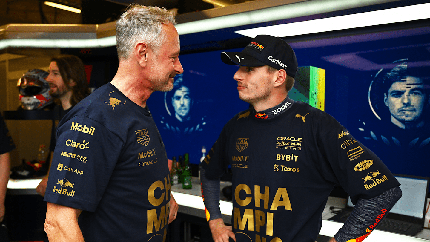 wheatley-verstappen-red-bull-garage.png